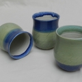 tasses bleues et vertes