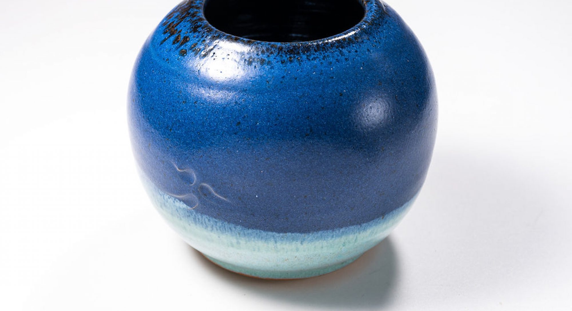 vase boule en grès de différents bleus