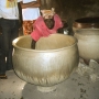 A vieille femme grands pots! ici pour la bière de mil : le dolo)